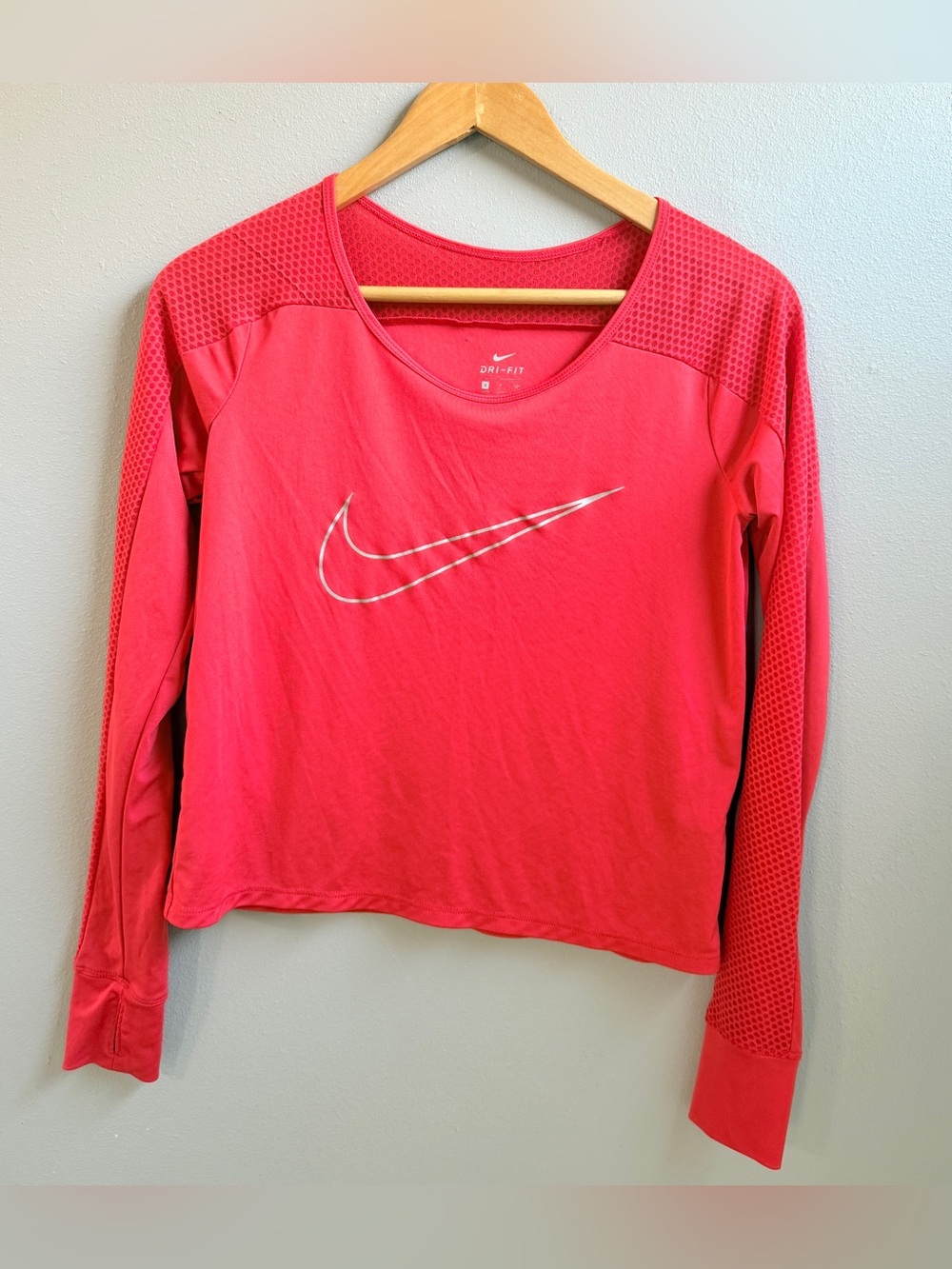 Nike dri fit athletic long sleeve top